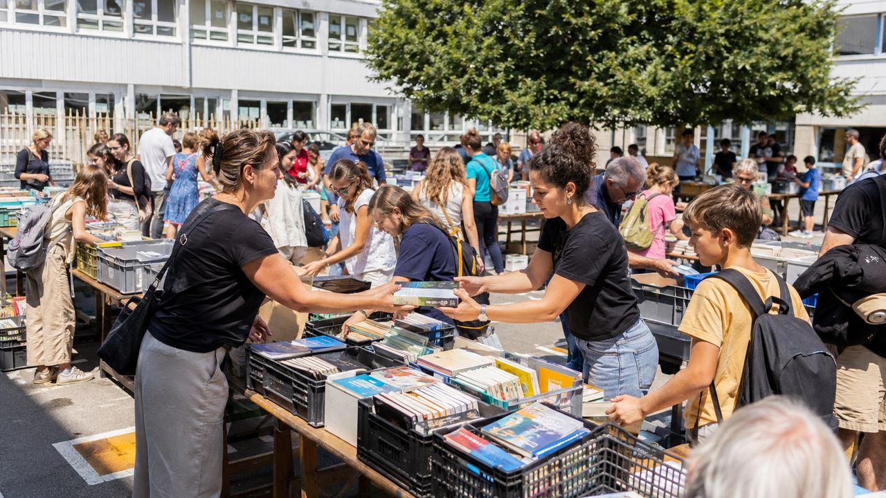 Illustration de l'article Livres scolaires d'occasion : la hausse des prix accélère-t-elle la seconde main avant la rentrée ?