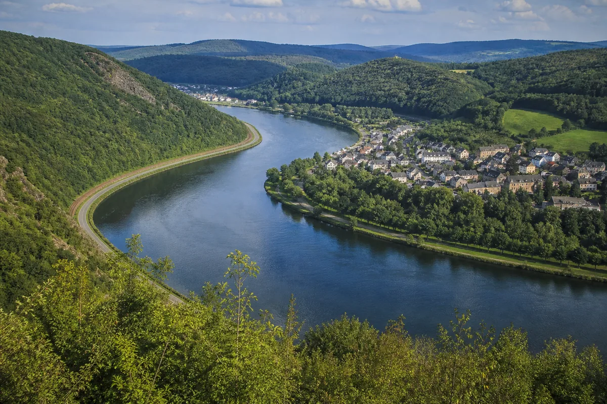 Paysage du departement Ardennes, illustration de l'edition de livres et des auteurs locaux