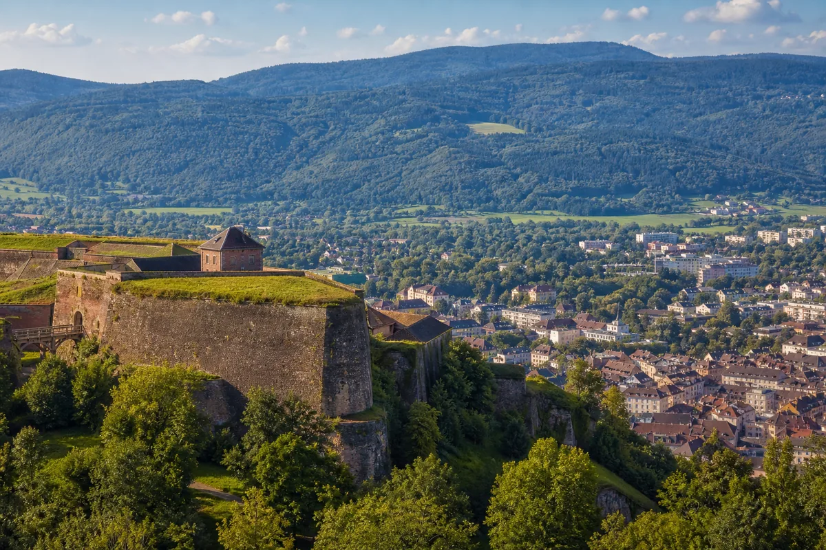Paysage de la ville Bavilliers, illustration de l'edition de livres et des auteurs locaux